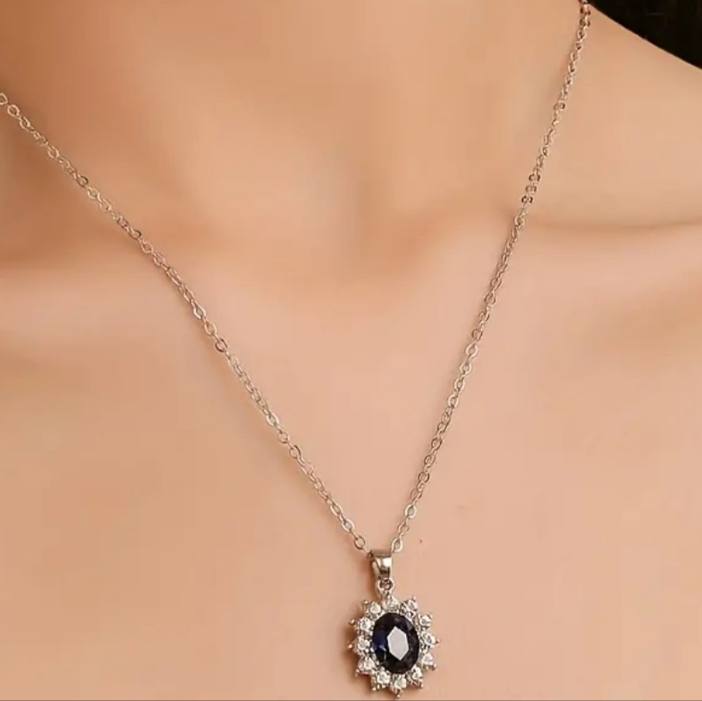 Blue Saphirre color necklace and earrings set